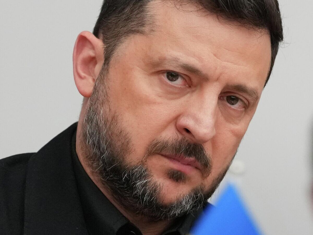    Владимир Зеленский на заседании в штаб-квартире НАТО в Брюсселе | © AP Photo / Virginia Mayo