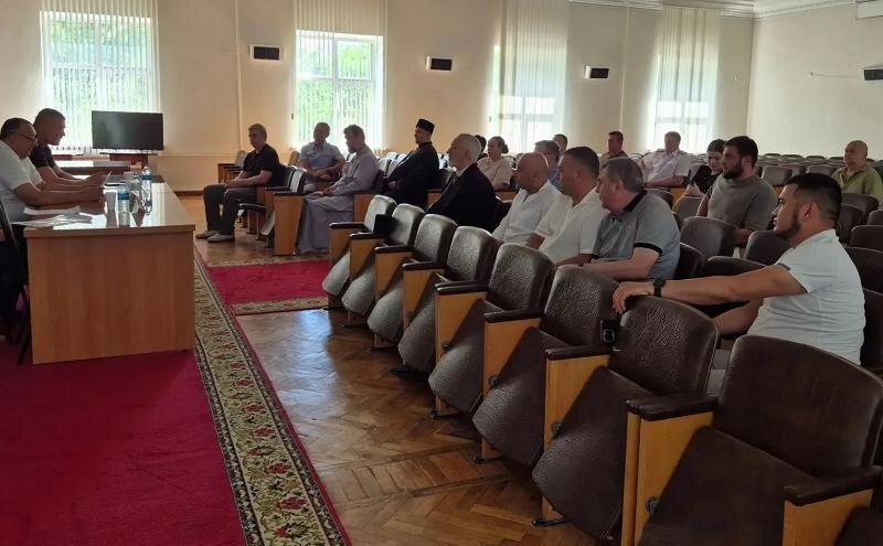 В Волжском обсудили межнациональное согласие, безопасность и подготовку ко Дню города