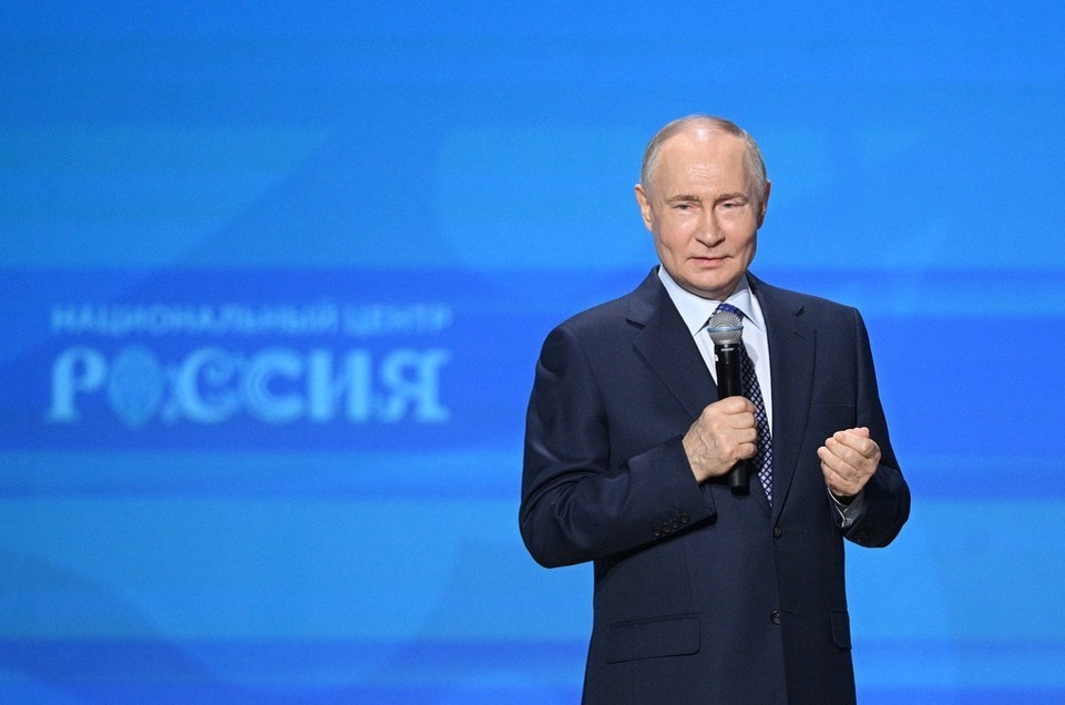    Путин поздравил медперсонал с Днём медицинского работника REUTERS