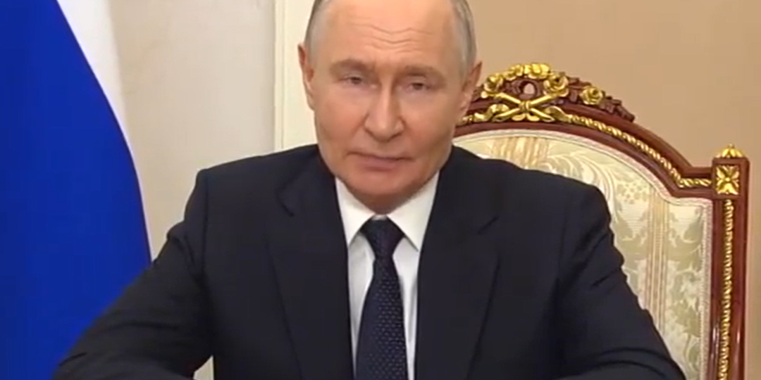 Владимир Путин поздравил весь медперсонал России с Днем медицинского работника
