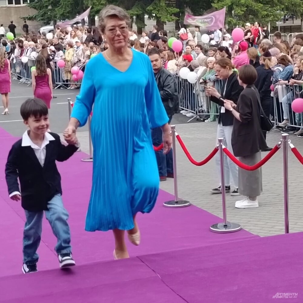    Дочь Юрия Соломина Дарья с младшим внуком Юрием (2018). Фото: АиФ/ Татьяна Уланова