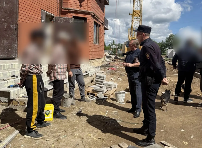    На стройках Бузулука нашли более десятка нарушений при найме мигрантов Оренбуржье