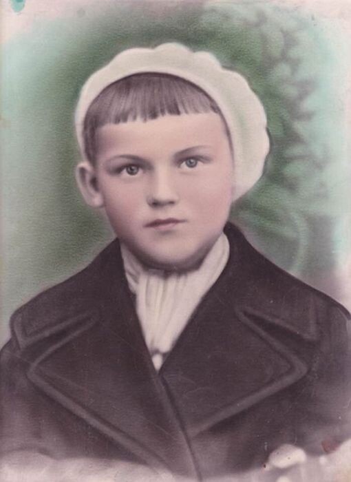 Людмила Зыкина в детстве.
