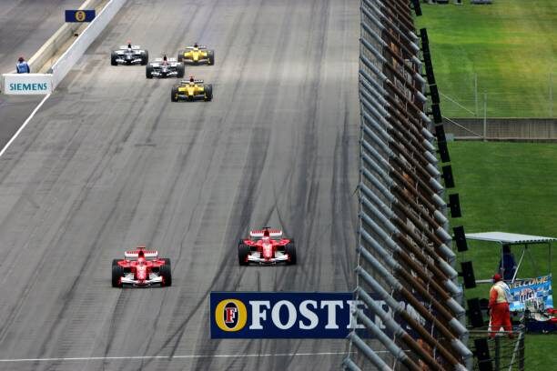    Ferrari, Jordan и Minardi на старте Гран При США-2005Фото: Открытый источник