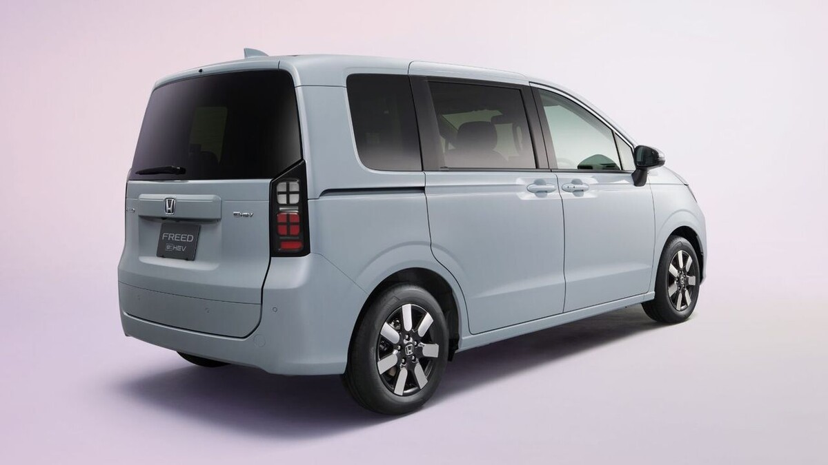    Honda Freed Air. Фото Honda