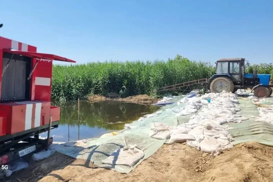    Под Крымском усилили защиту хутора Урма от подтопления. Фото: администрация Крымского района