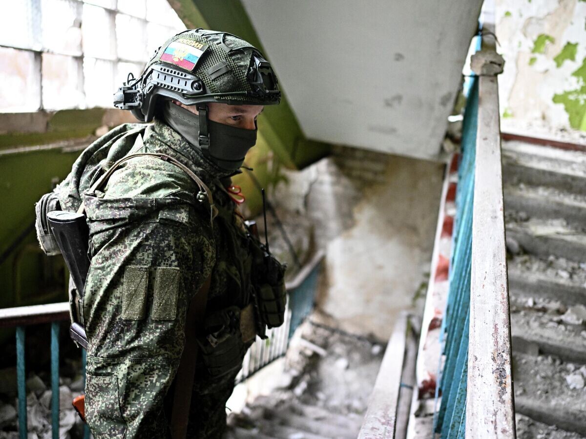    Военнослужащий ВС РФ на Краснолиманском направлении СВО | © РИА Новости / Сергей Бобылев