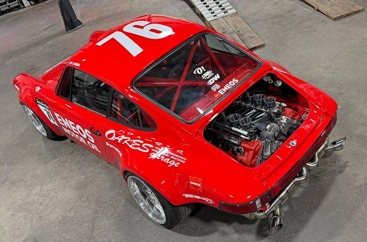    Porsche 911 с мотором от Ferrari   
Eneos