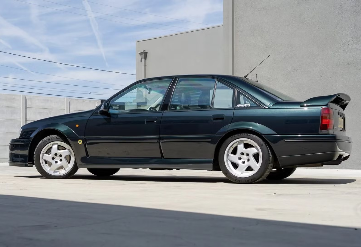 Vauxhall Lotus Carlton – вид сбоку