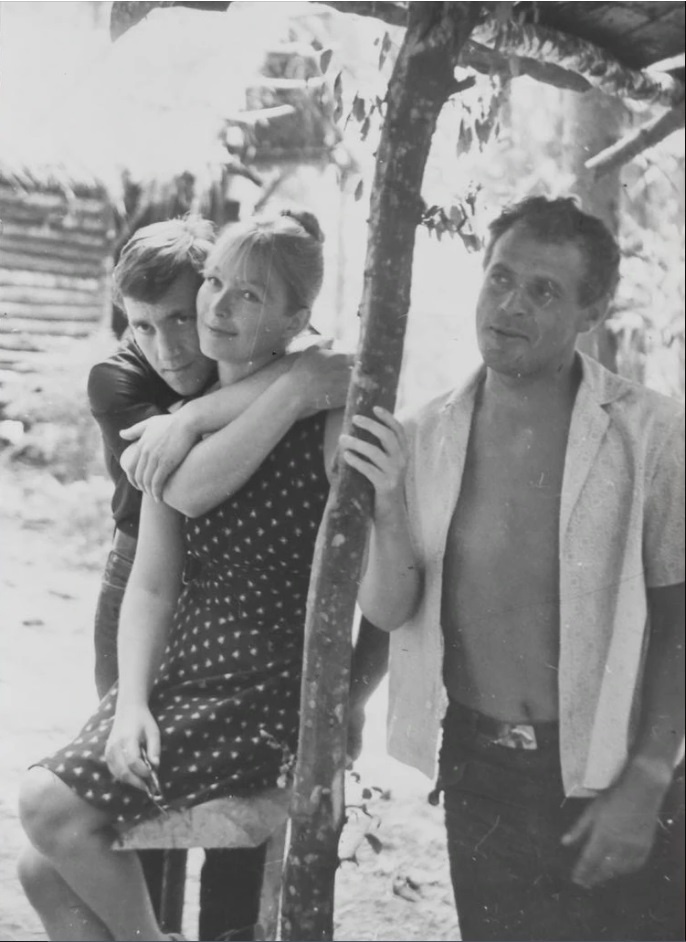 Белоруссия, август 1969 г. Деревня Литовка под Новогрудком.
На съемочной площадке фильма «Сыновья уходят в бой».