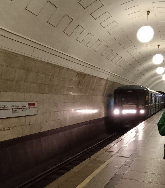    Москва: Интервал движения метро — один из лучших в мире
