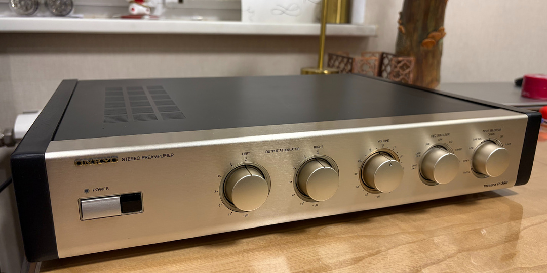 Полностью балансный предусилитель Onkyo Integra P-388