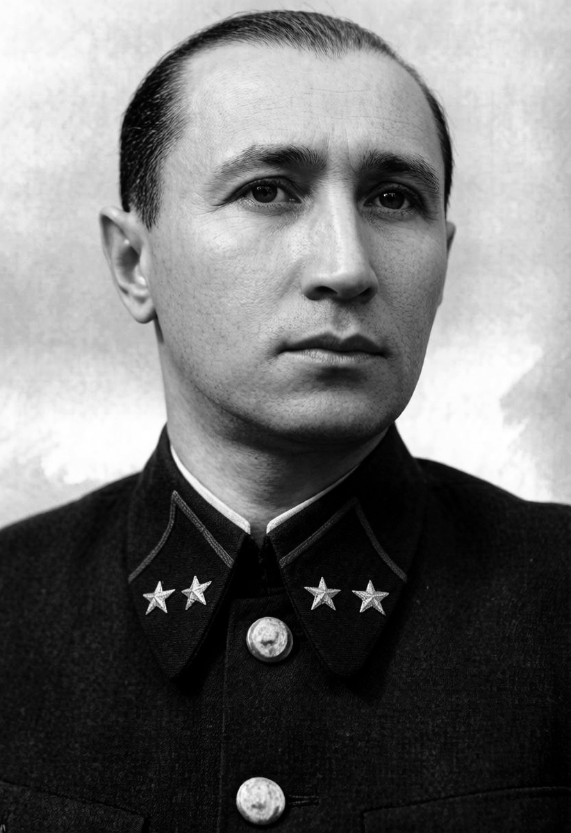 Ракутин Константин Иванович — советский военачальник, Герой Советского Союза, генерал-майор 