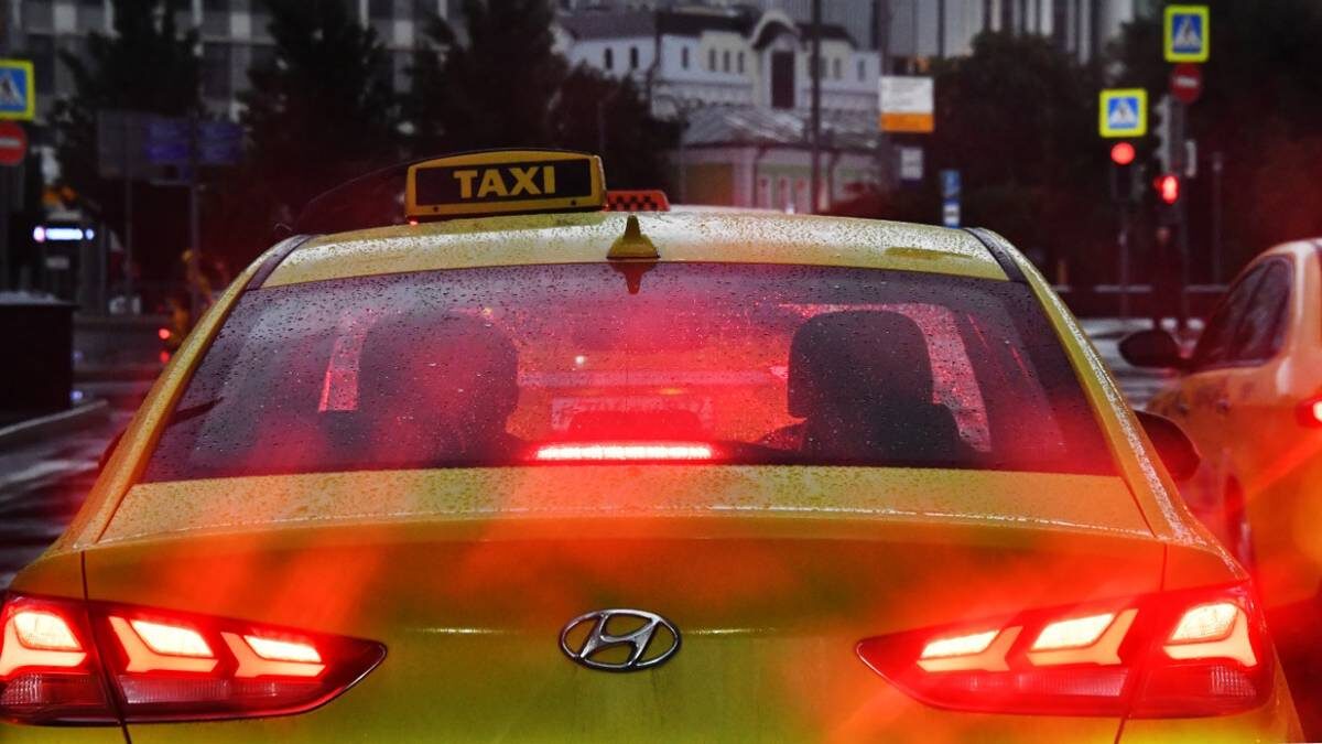    Несколько лет назад таксист из Москвы отвез в Хабаровск пассажира, который боялся летать / Фото: Наталья Селиверстова / РИА Новости