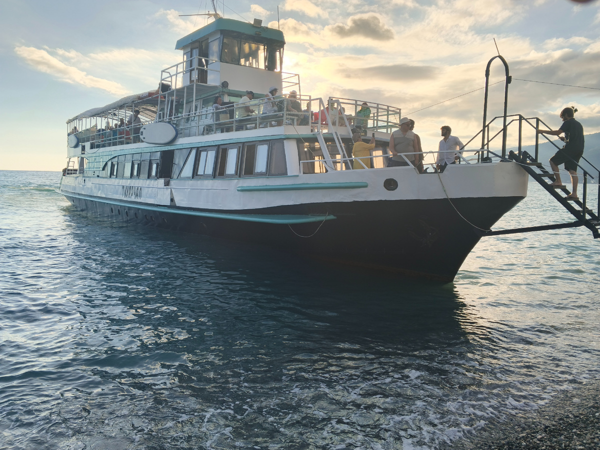 Морская прогулка на теплоходе "Ткуарчал" на остров Шлыпра. Абхазия-2026