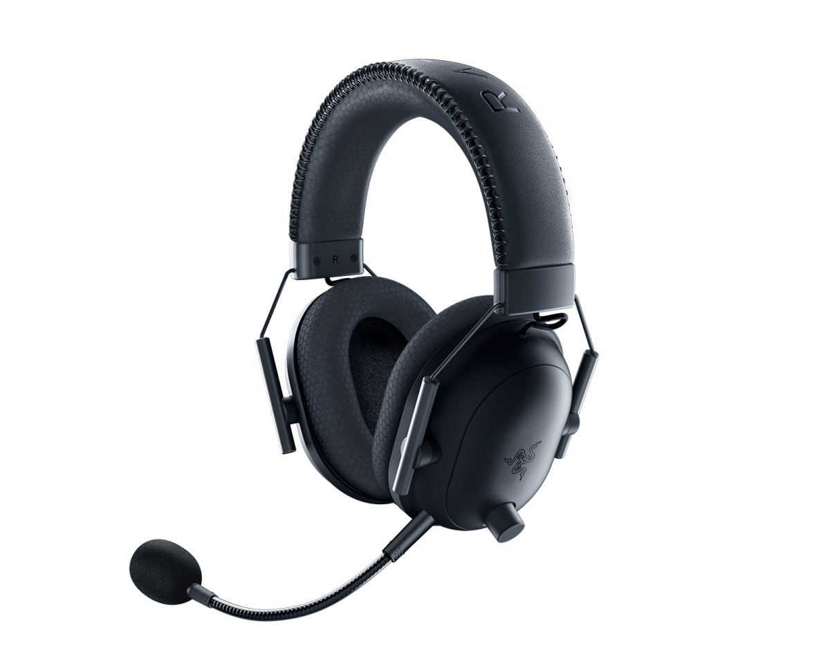 Razer BlackShark V2 Pro 2023 — одна из самых сильных моделей по микрофону, автономности и комфорту для долгих игровых сессий.