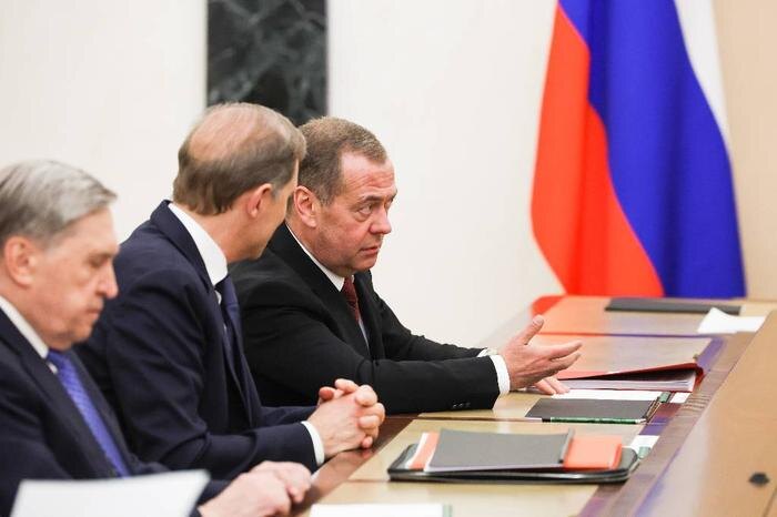 Обложка © Вячеслав Прокофьев/Пресс-служба президента РФ/ТАСС