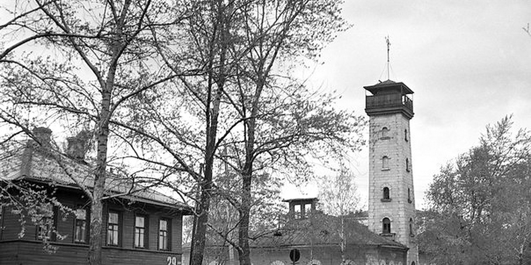 Перекрёсток улиц Чернышевского и Горького в 1980-е годы