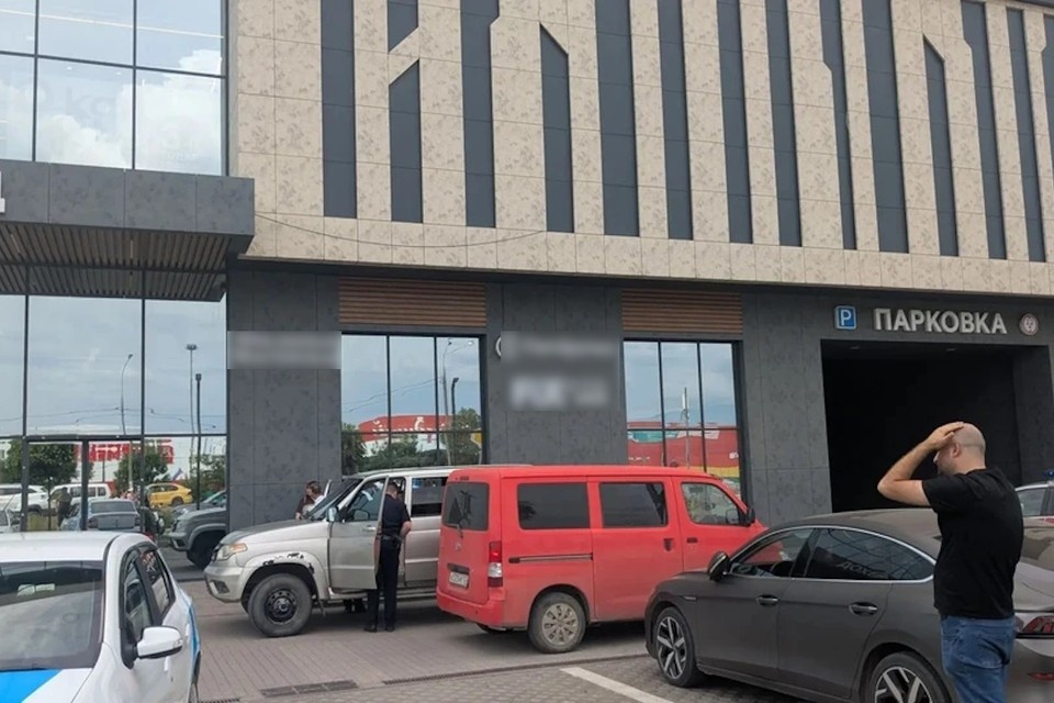    ЧП произошло в торговом центре.