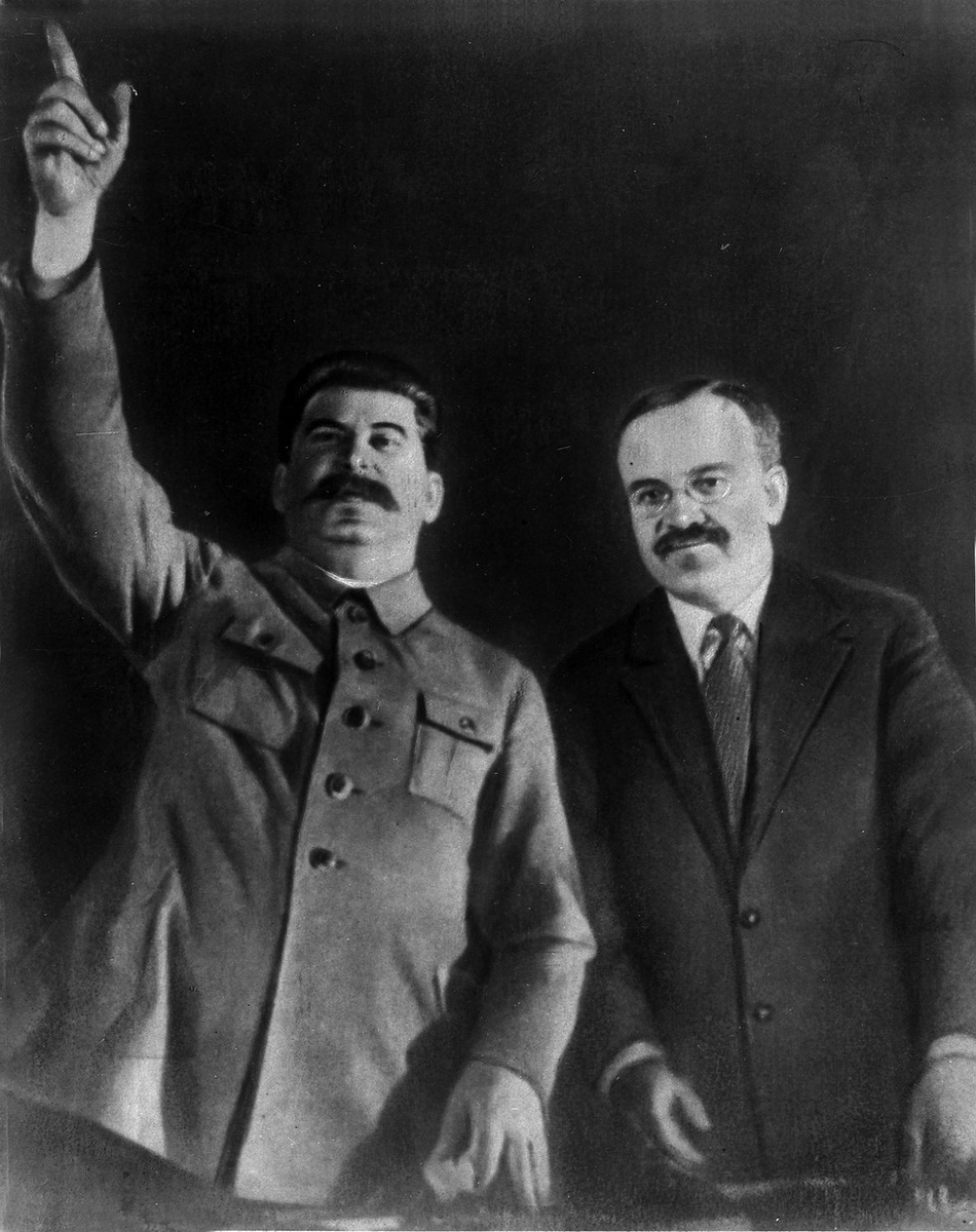    Иосиф Сталин и Вячеслав Молотов. 1935 год. До начала Великой Отечественной остается шесть лет. GLOBAL LOOK PRESS