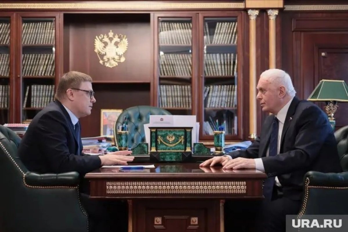     Скорее всего и после сентябрьских выборов губернатору Алексею Текслеру придется взаимодействовать с Михаилом Берулавой (справа)