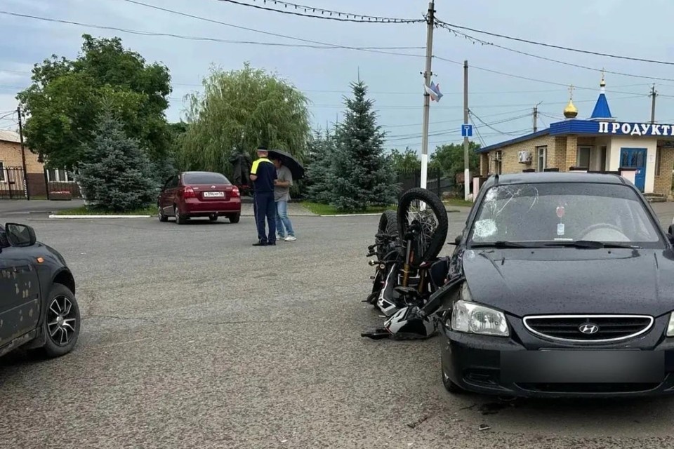    В результате аварии водитель питбайка был доставлен в больницу УМВД России по Оренбургской области