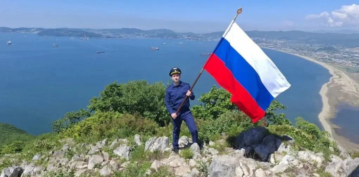 Надзорное ведомство отмечает победу / фото: канал Дальневосточная транспортная прокуратура в Мах
