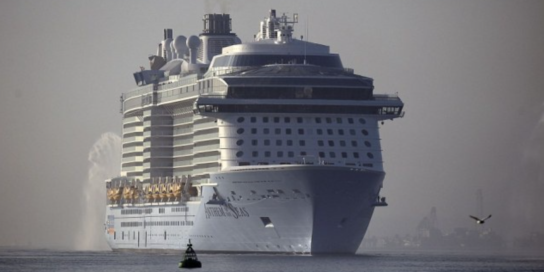 Если лайнер бросить в море, то сколько лет потребуется, чтобы он затонул?