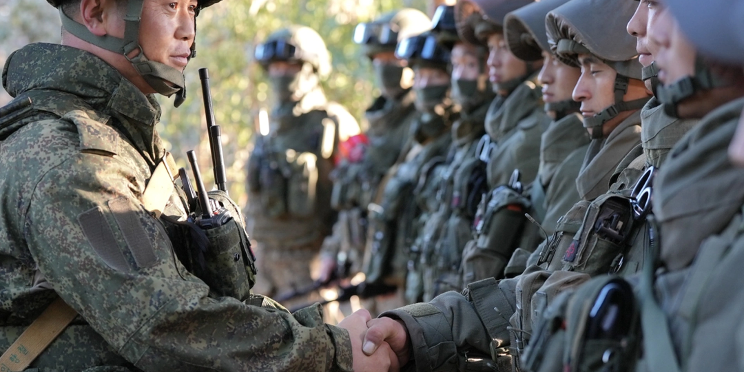 В России решили включить подвиг военных КНДР при освобождении Курской области в новые учебники истории