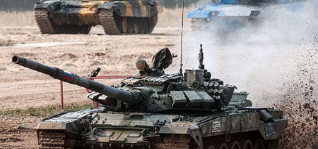 Глубоко модернизированный беспилотный танк Т-72 «Штурм» впервые представлен в полной конфигурации после успешных испытаний. Разработанный «Уралвагонзаводом» комплекс предназначен для наступательных операций с минимальным риском для личного состава