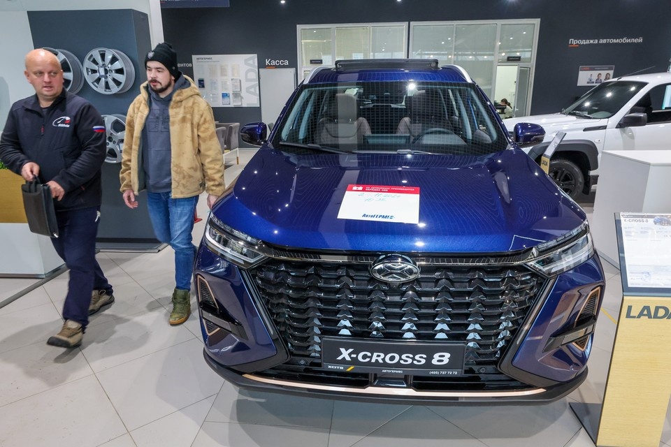    Автомобиль XCITE в шоуруме автосалона в Москве, 2024 г. Алексей Белкин/NEWS.ru/ТАСС
