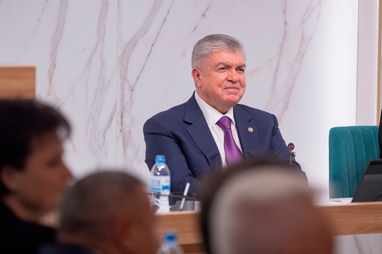    Наиль Магдеев: «Без излишеств, но чтобы чисто, опрятно, аккуратно, как это подобает городу Набережные Челны».   
Фото: «БИЗНЕС Online»