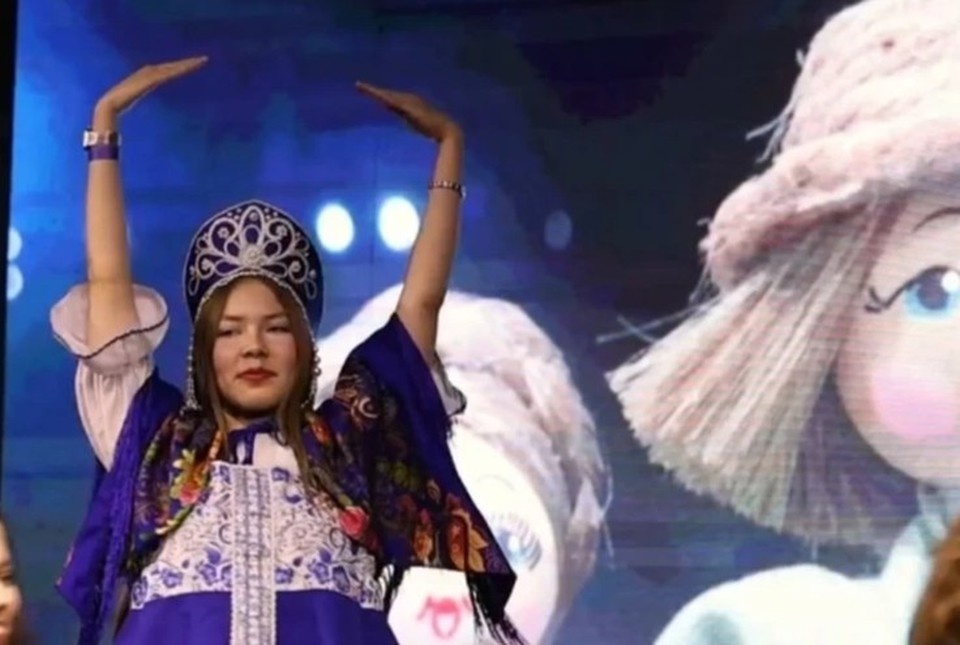    Умная, талантливая, красивая.