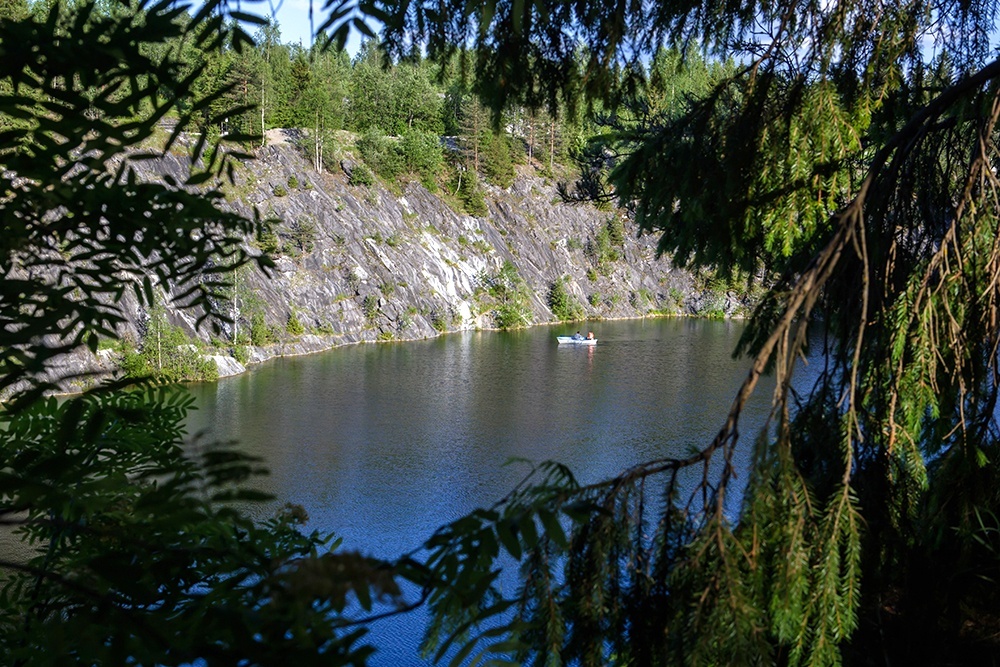    Мраморный каньон в горном парке "Рускеала" в Сортавальском районе Карелии. / Фото: Игорь Подгорный/РИА Новости