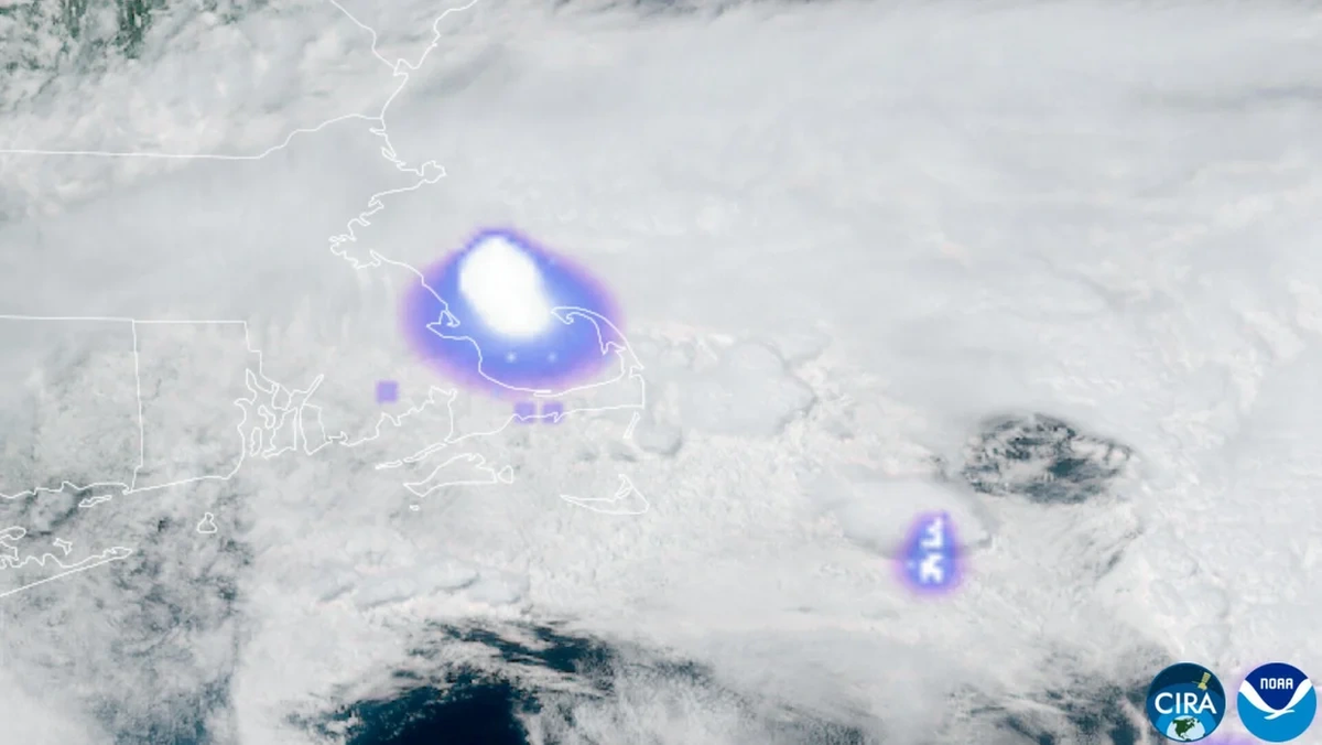    Вход метеорита в атмосферу по данным NOAA