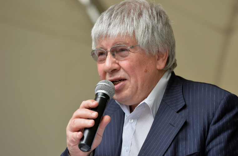 Кирилл Разлогов 