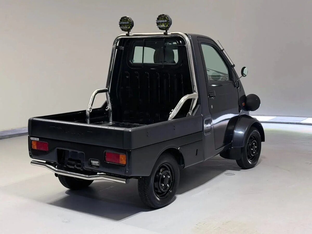    Daihatsu Midget II   
Bring a Trailer