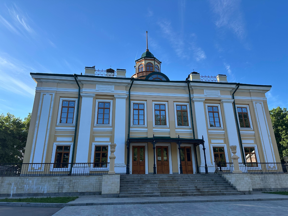 Усадьба Нарышкиных в парке Фили