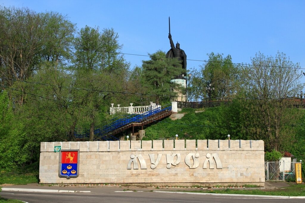 Памятник Илье Муромцу в Муроме.