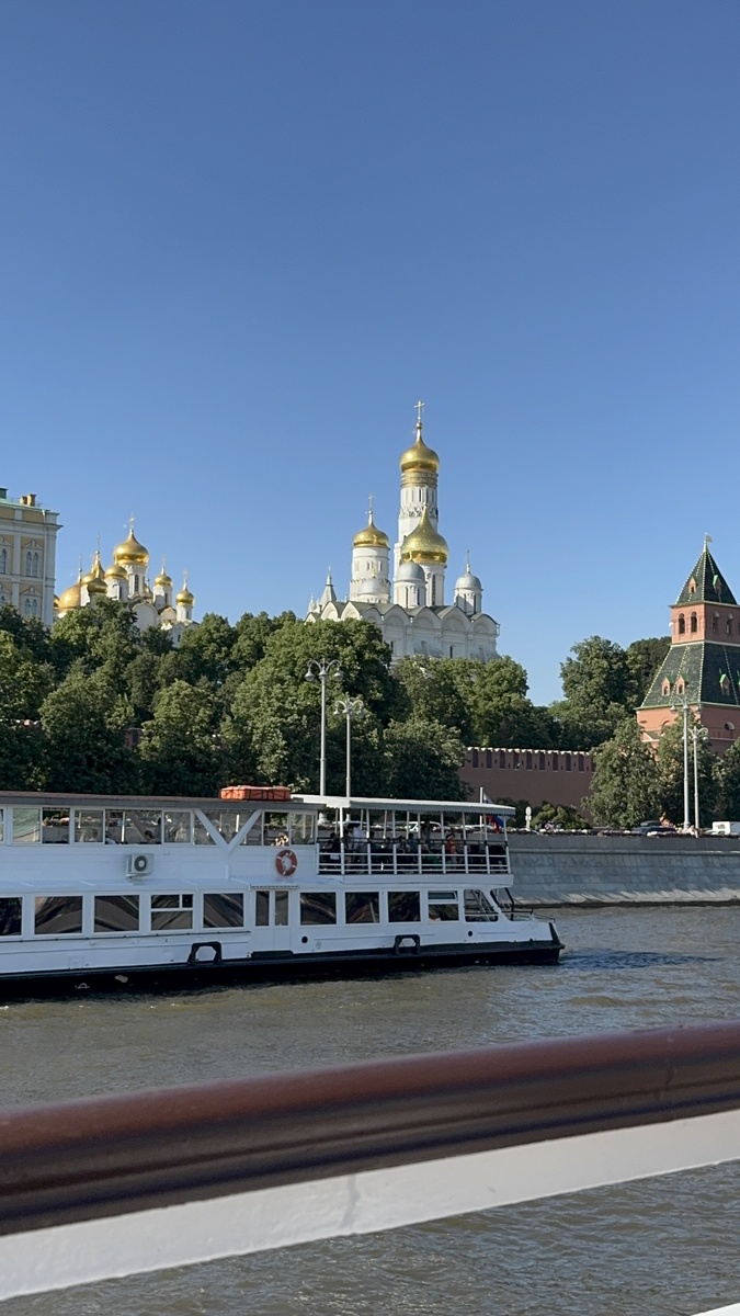 Речная прогулка на теплоходе 