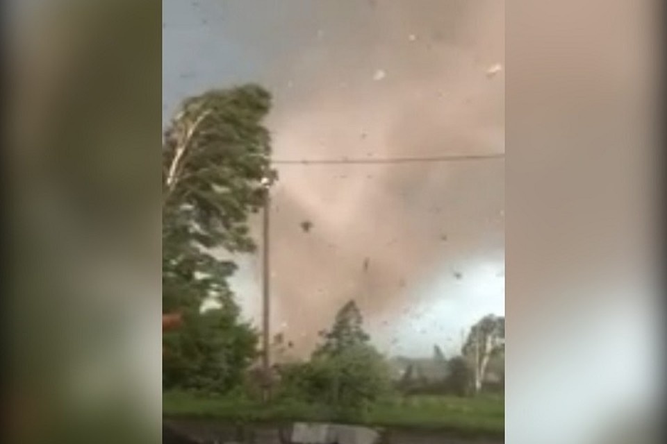    В Свердловской области разбушевался торнадо. Фото: скриншот видео