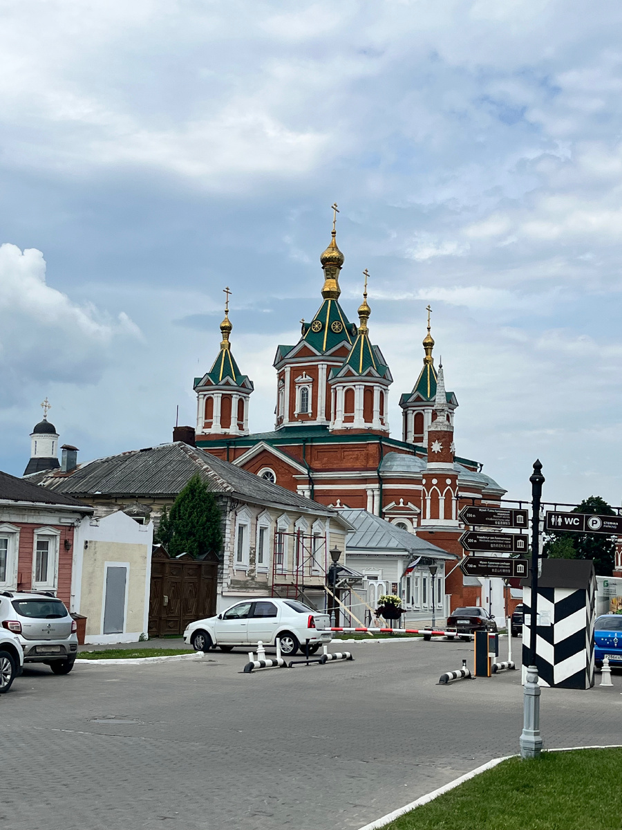Ул Лажечникова, пешеходная, на территории Кремля 