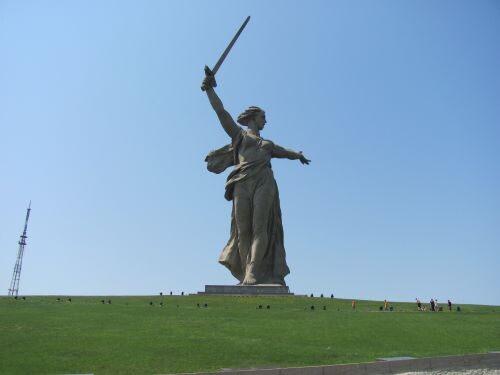 Скульптура Родина Мать зовет! Маманев Курган. (Фото Топ Десяткин)