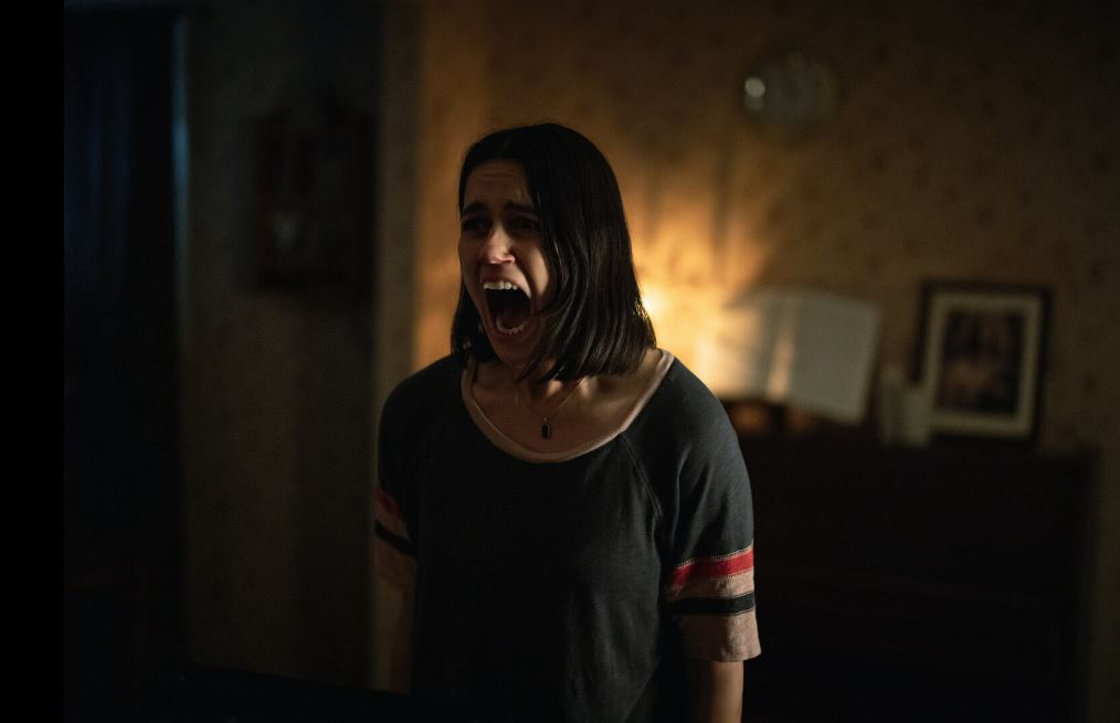 Кадр из фильма Undertone. Режиссер: Иан Туасон. Производство: Black Fawn Films, Kino, Slaterverse Pictures, Spooky Pictures. Прокат: Про:взгляд