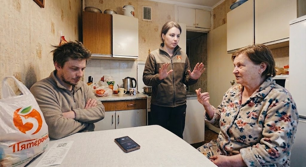 «Ты сирота, бабушка умерла — и королевой себя почувствовала?!»: как свекровь тайком взяла мой паспорт, чтобы переписать на себя мою квартиру