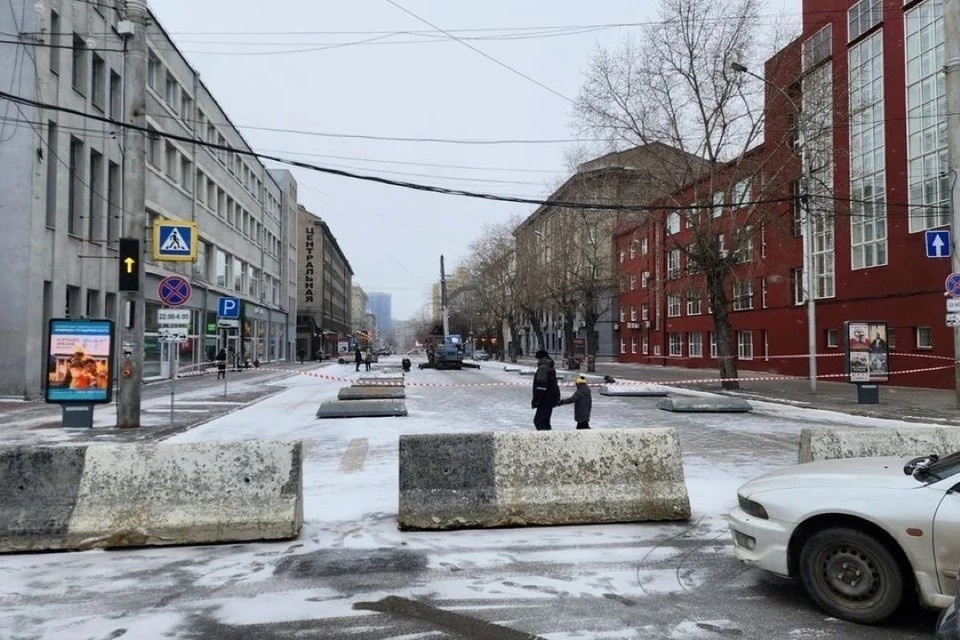    Под запрет попали все виды транспорта. Вячеслав АШУРКОВ