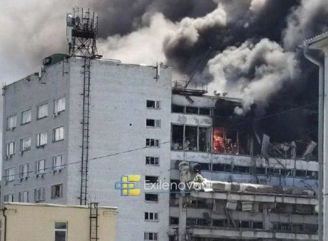Smoke rises above Voronezh as Ukraine strikes key Russian military parts factory
yahoo.com