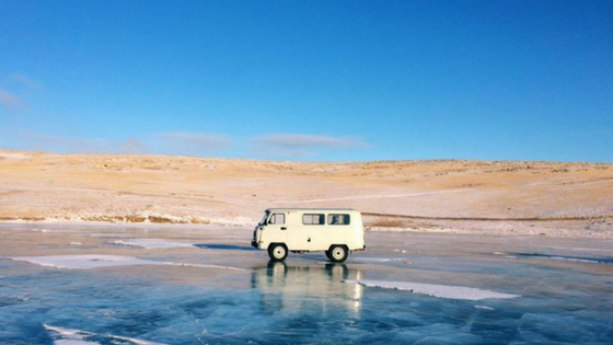 Travelling Sam: "Там, где Транссибирская магистраль встречается с могучим озером Байкал"