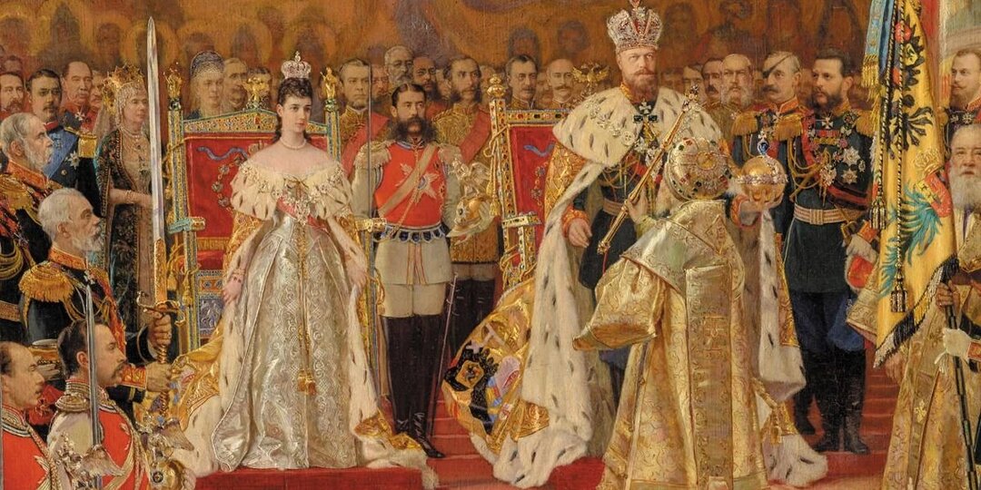 Я прошла экскурсию по Александровскому саду и заглянула в Алмазный фонд. Рассказываю, что это было