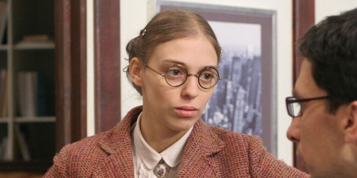 Кадр из сериала "Не родись красивой", Нелли Уварова